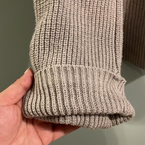 Denver Hayes Knitted sweater size large, gray turtle neck - Picture 3 of 5